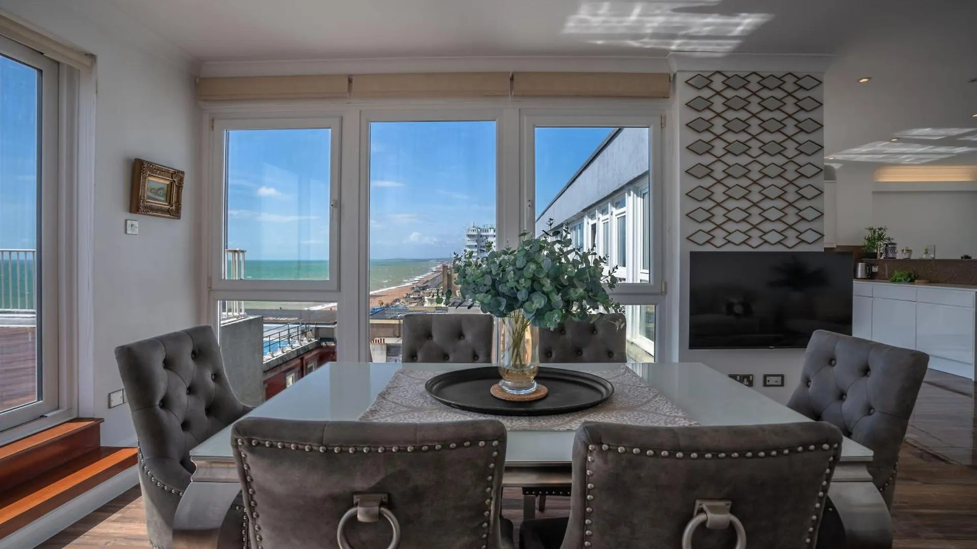 On The Beach Penthouse With Sea View - 3 Bedrooms - Roof Balcony - Spa, Sauna, Gym And Pool - Sleeps 6 Brighton 0*,