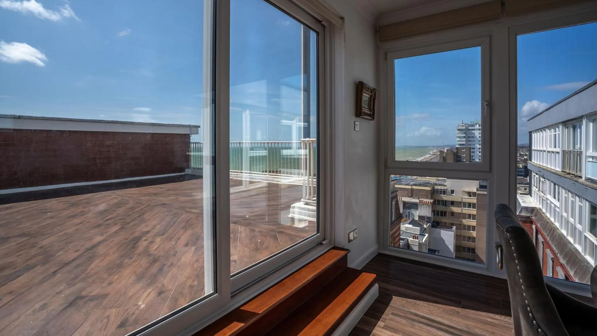 Lejlighed On The Beach Penthouse With Sea View - 3 Bedrooms - Roof Balcony - Spa, Sauna, Gym And Pool - Sleeps 6 Brighton Storbritannien