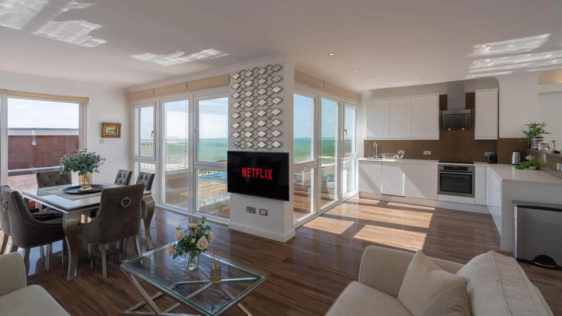 On The Beach Penthouse With Sea View - 3 Bedrooms - Roof Balcony - Spa, Sauna, Gym And Pool - Sleeps 6 Брайтонн Апартаменты
